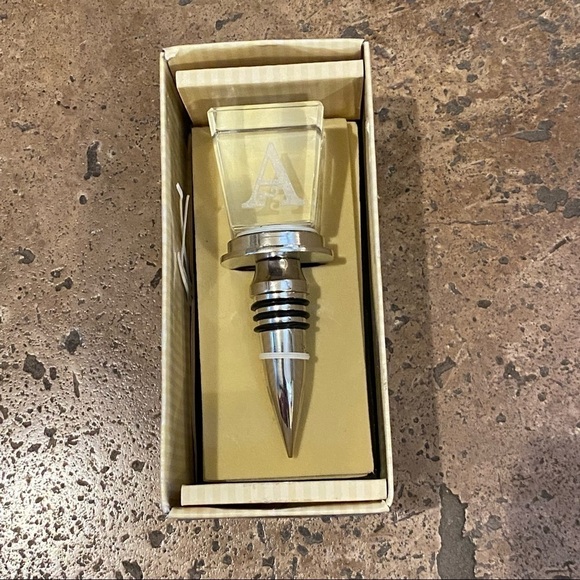 New! Personalized Clear Wine Bottle Stopper Letter “A” - Picture 1 of 3